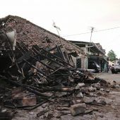 Schweres Erdbeben in Indonesien