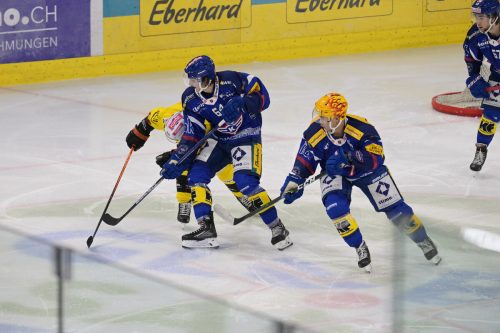 David Reinbacher, der kürzlich sein Debüt im österreichischen Nationalteam gab, steht bei vielen NHL-Klubs auf der Wunschliste für den Draft im kommenden Sommer. KAul/Kloten