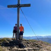 Saltos, Schrauben, Sprünge