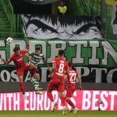 Glasner schafft mit Frankfurt sensationell das Achtelfinale