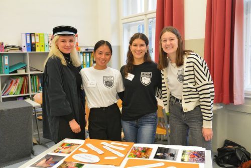 Die Schülerinnen gaben Einblicke in ihren Schulalltag.  Bafep