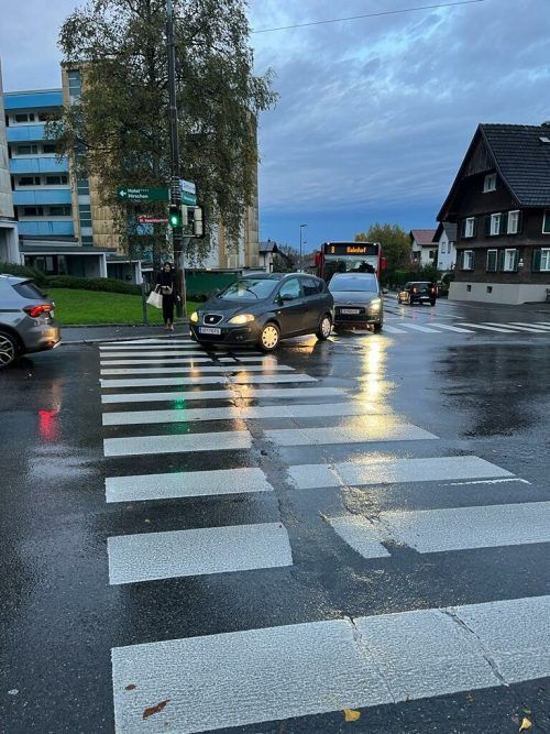 Die Unterzeichner bemängeln unter anderem die Ampelschaltung, die Auto- und Fußgängerverkehr nicht sauber trennt. Geiger