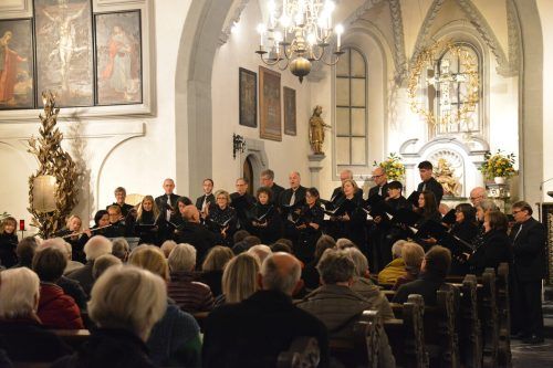 Die Uraufführung des Abends war Thomas Thurnhers Elegie „du musst dich lösen“. VERONIKA FEHLE (3)