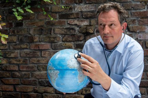 Eckart von Hirschhausen möchte sich mehr für den Klimaschutz einsetzen.  Julian Engels