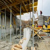 Drei Arbeiter beim Einsturz einer Decke auf einer Baustelle in Lochau verletzt. »A8