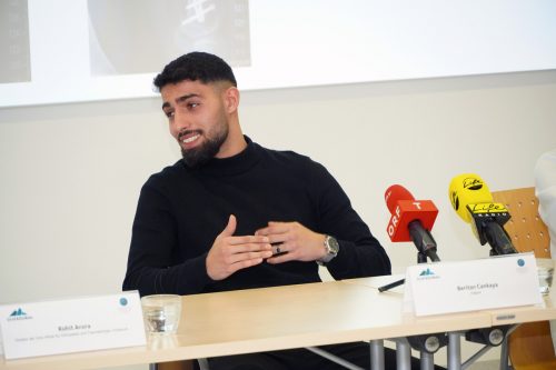 Bei einer Pressekonferenz zeigte sich der Höchster schon wieder zuversichtlich und voller Tatendrang. tirolkliniken