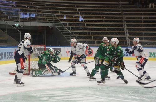 Goalie Felix Beck & Co. möchten gegen Fassa zurück in die Erfolgsspur. siha