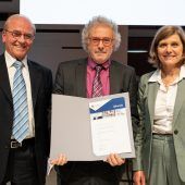 Wissenschaftspreis für Physiker Strasser