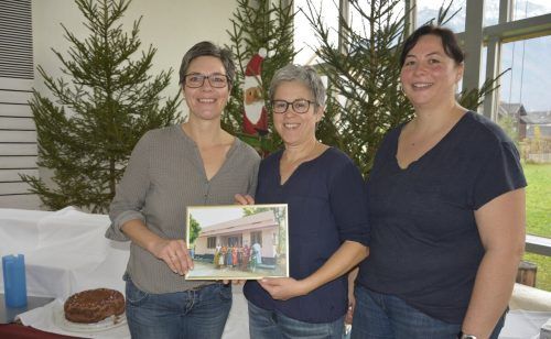 Heike Spiegel, Cornelia Rhomberg und Ulrike Rhomberg organisieren die Veranstaltung für einen guten Zweck. EH