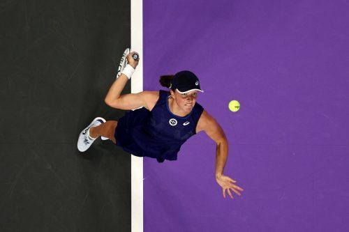 Iga Swiatek feierte gegen Daria Kasatkina einen glatten Zwei-Satz-Sieg. apa
