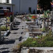 Beim Klauser Friedhof wurde fleißig gewerkelt