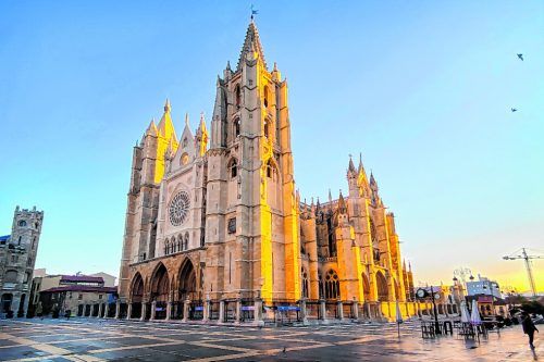 In der Stadt León gibt es die wunderbare Kathedrale zu bestaunen. Shutterstock