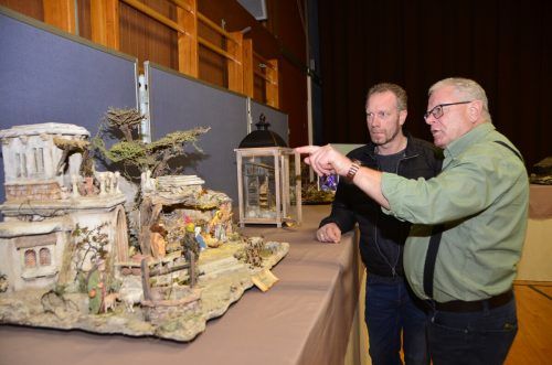 Insgesamt 16 Krippen wurden der Öffentlichkeit präsentiert. DOB