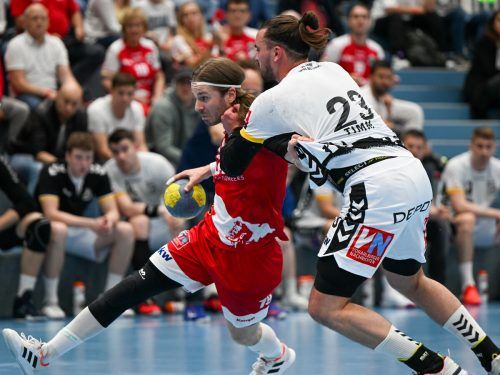 Nico Schnabl wechselte im Sommer 2021 von Bregenz Handball zum Alpla HC Hard. Im Gegensatz zu Teamkollege Frederic Wüstner und Bregenz-Flügelflitzer Robin Kritzinger ist er als einziger Aktiver noch ohne Torerfolg gegen seinen ehemaligen Klub. GEPA