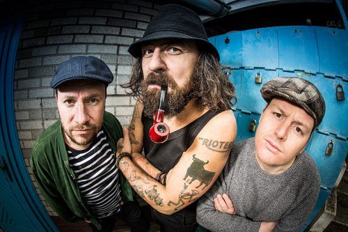 Orges & The Ockus-Rockus Band werden in Hard von Benny Omerzell und Martin Franz unterstützt. OORB