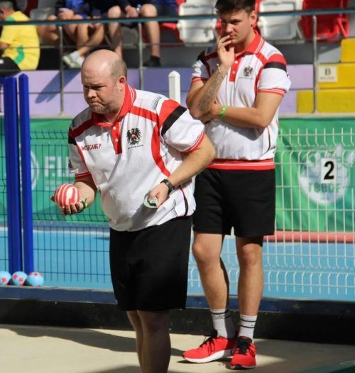 Philipp Wolfgang meisterte im Einzel und im Doppel mit Sohn Joel die Vorrunde.  Baur