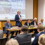 WK plant mit Land Notfallfonds für Unternehmen