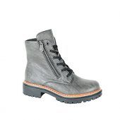 Mit lässigen Schnürboots in den Winter