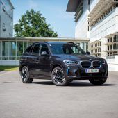 Elektro-SUV im feinen Zwirn