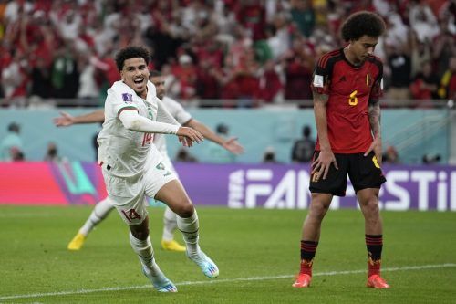 Symbolisch: Marokkos Zakaria Aboukhlal bejubelt gerade das 2:0, Belgiens Axel Witsel kann es nicht fassen. ap