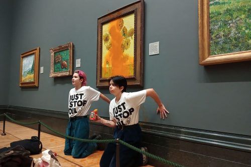 Tomatensuppe auf Van Gogh oder Kartoffelbrei auf Monet: In jüngster Zeit häufen sich Attacken auf wertvolle Kunstgemälde. APA/ J. Stop Oil, LAST GENERATION