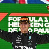 Russell mit Premierensieg