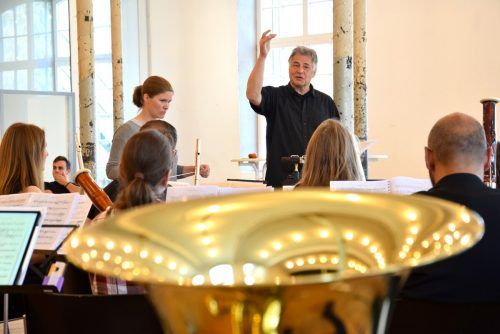 Unter der Leitung des Chorexperten Bernhard Sieberer erlebten die Teilnehmer in der Klarenbrunnfabrik in Bludenz eine einzigartige Masterclass.  SCO