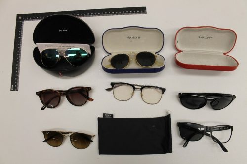 Wer hier seine Brille wiedererkennt, soll sich bei der Polizei melden.  polizei