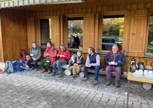 Zur Stärkung gab es für die fleißigen „Burgarbeiter“ eine leckere Suppe aus dem Restaurant DorfMitte in Koblach. MIMa