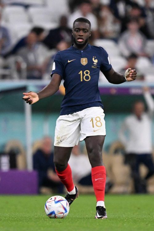 Bayern-Abwehrchef Dayot Upamecano führt auch die Abwehr der Franzosen. APA