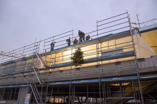 Bei Lustenaus größtem Bauprojekt wurde jetzt der Rohbau fertiggestellt und dieses Ziel mit dem Richtfest gefeiert. bvs