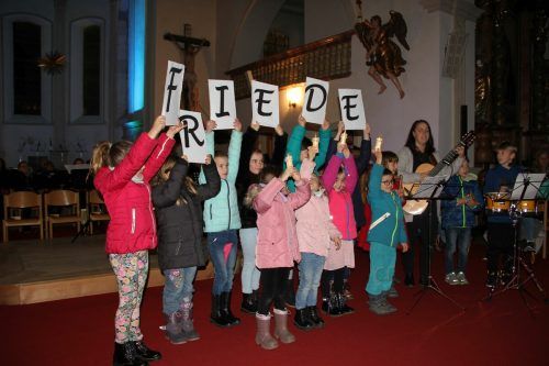 Beim Kinderchor sangen bereits die Kleinsten mit.