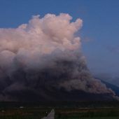 Höchste Warnstufe nach Ausbruch von indonesischem Vulkan Semeru