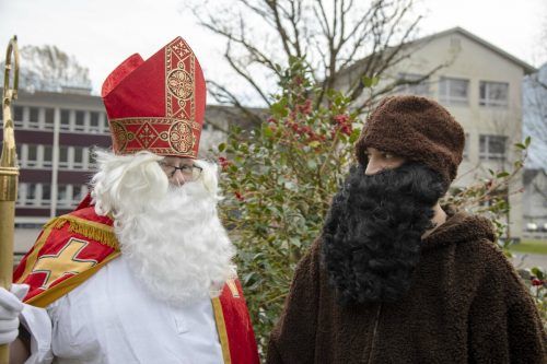 Bertram Bolter ist von ganzem Herzen Nikolaus. Sohn Christian ist sein Knecht und Helfer.  Meznar