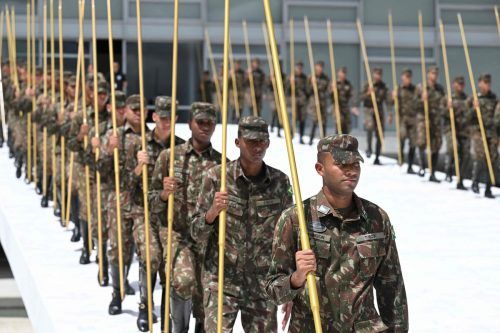 Brasilianische Soldaten bereiten sich auf die Amtseinführung des designierten brasilianischen Präsidenten Luiz Inacio Lula da Silva in Brasilia vor. AFP
