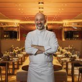 Problembär drang in Küche von 3-Sterne-Restaurant ein