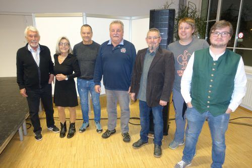 Der Vorstand des Hundesportvereins Rankweil mit Obmann Roland Böhler.  HSV Rankweil