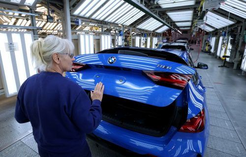 Deutsche Autobauer wie BMW verlieren in China Marktanteile.  afp