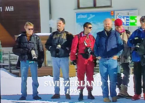 Die Aufnahmen entstanden in Lech Zürs, beschriftet sind sie mit Schweiz.