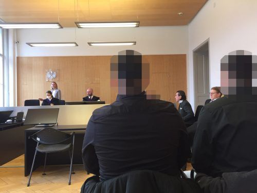 Die beiden jungen Männer bekennen sich beim Prozess zu keinem der Vorwürfe schuldig.  vn/gs