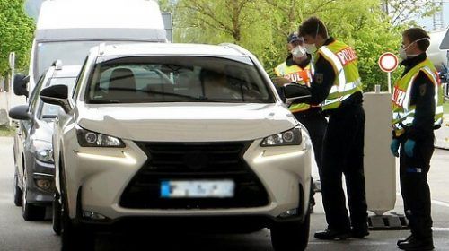 Die Bundespolizei nahm an der Grenze zwischen Lindau und Hörbranz zwei mutmaßliche Schleuser fest.  symbol/bundespolizei