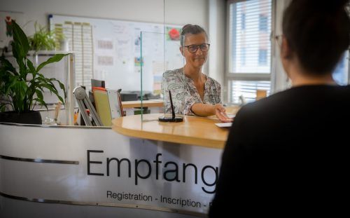 Die Caritas hält ihre Türen über die Feiertage offen und hilft in Notlagen.  Caritas/Mück