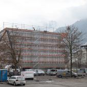Firstbaum für Schulbauprojekt in Au