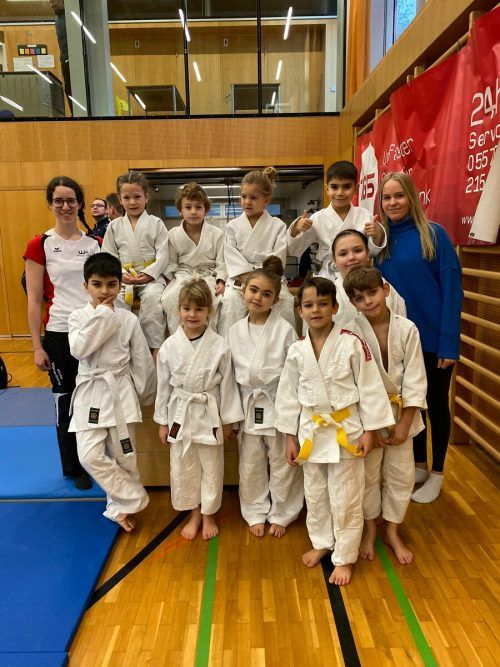 Die Teilnehmer des Weihnachtsrandori.  UJC