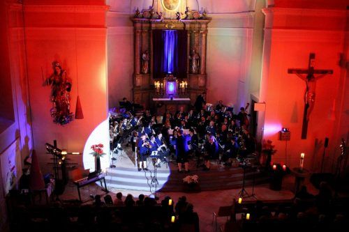 Ein Highlight im Lochauer Advent ist das vorweihnachtliche „Konzert zur Adventzeit“ des Musikvereins Lochau im stimmungsvollen Ambiente der Pfarrkirche.  bms