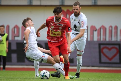 Ex-Kapfenberg-Spieler Dejan Sarac (M.) spielt ab sofort in Bregenz. gepa