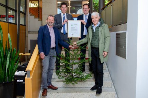 Hans Punzenberger (Klimacent), Harald Giesinger und Martin Jäger (Sparkasse), Thomas Ölz (Waldverein).