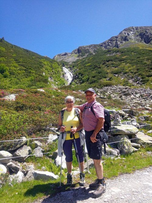 Hubert und Thekla Keßler verbringen ihre Freizeit gerne in den Bergen. Statt einem Gipfel ist nun eine Alpenvereinshütte das Ziel.  privat