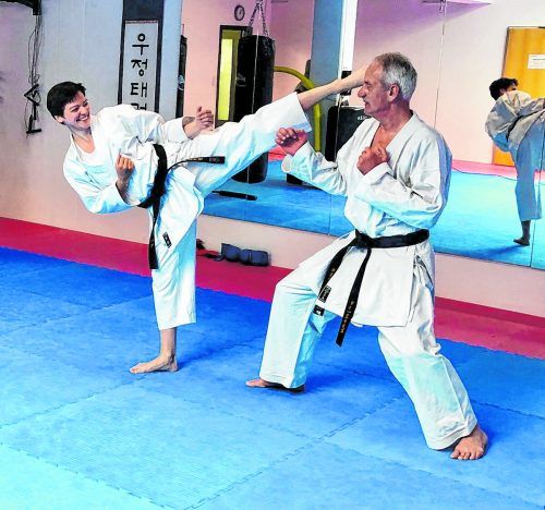 Julia Bek und Franz Erben auch auf der Kampffläche erfolgreich. Karate Wolfurt