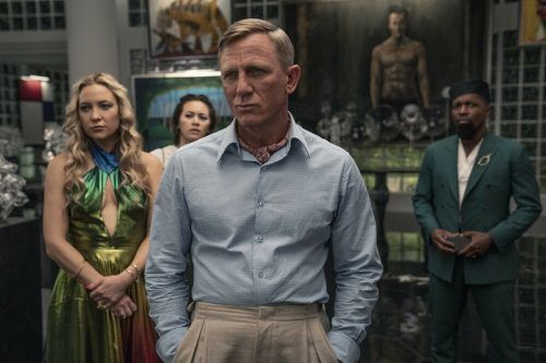 Kate Hudson, Jessica Henwick und Daniel Craig in „Glass Onion: A Knives Out Mystery“. Netflix